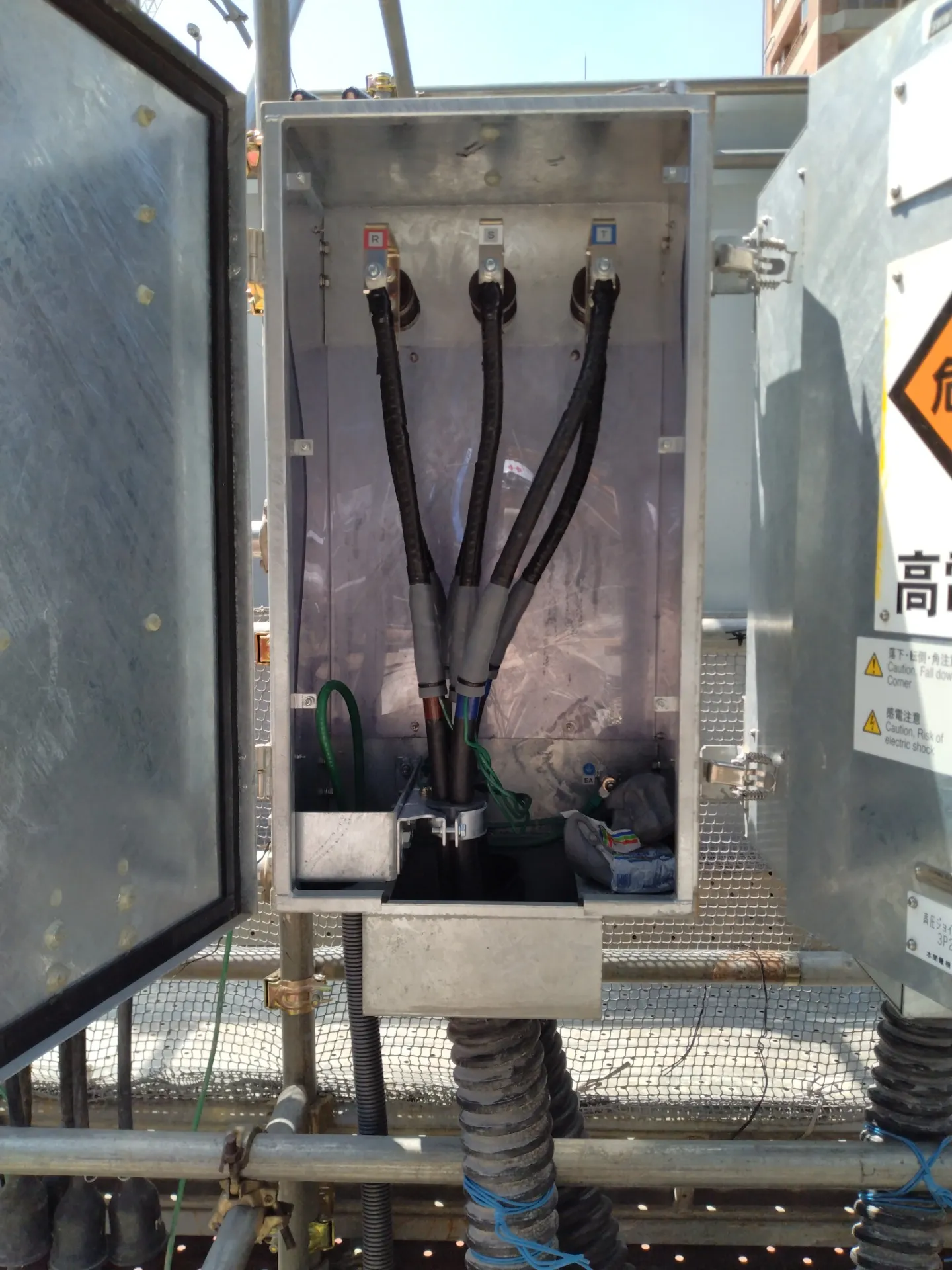 高圧キュービクル移設